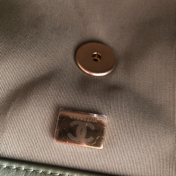 Brand new CHANEL small 19 green handbag - Picture 15 of 16